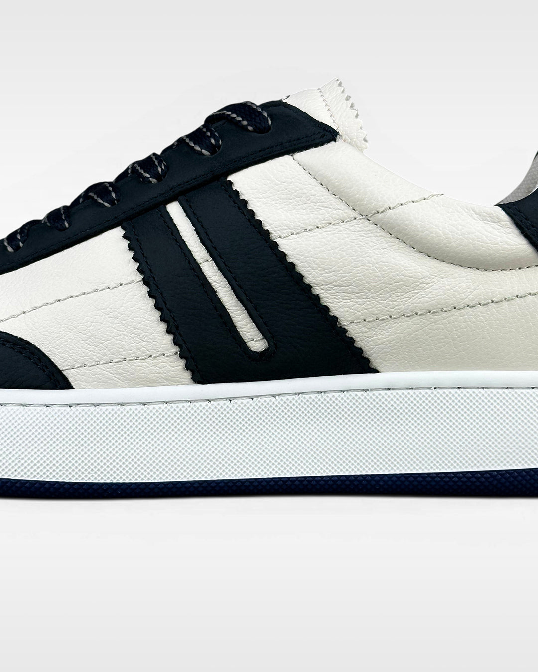 Ardent Bianco - Navy